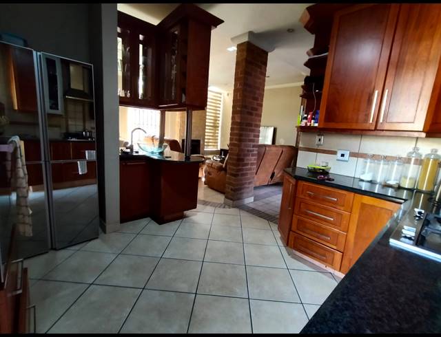 3 BEDROOM TOWNHOUSE FOR SALE IN CASHAN